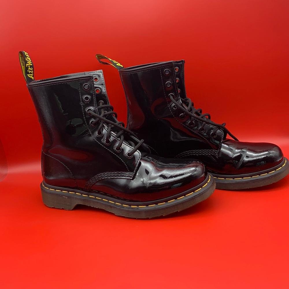 Black patent doc martens 1460 w